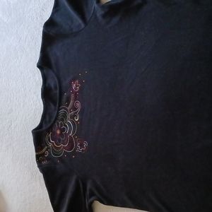 Embroidered short sleeved shirt